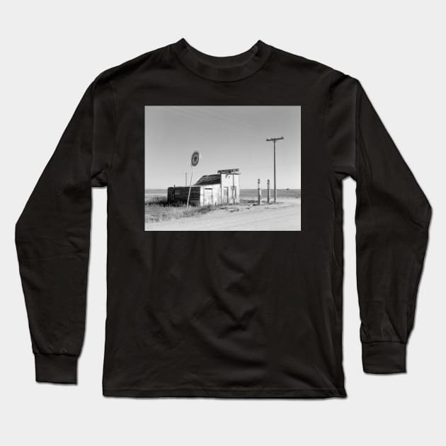 Abandoned Gas Station, 1937. Vintage Photo Long Sleeve T-Shirt by historyphoto